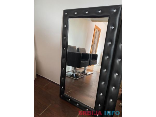 Na prodaju kompletna oprema za frizerski salon 