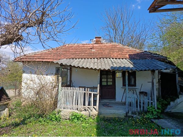 Velika kuca+mala kuca+stala/kotobanja+zemlje (4 ari)