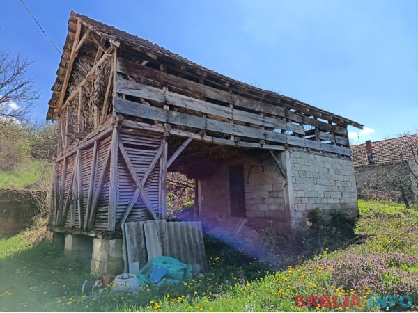 Velika kuca+mala kuca+stala/kotobanja+zemlje (4 ari)