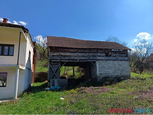 Velika kuca+mala kuca+stala/kotobanja+zemlje (4 ari)
