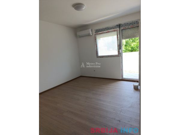 Borča, JNA &ndash; 2,5s stan 49m&sup2; + dvori&scaron;te 30m&sup2;, prizemlje, novogradnja