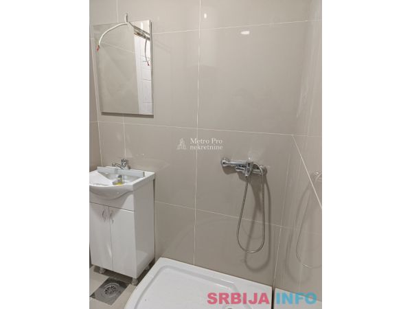 Borča, JNA &ndash; 2,5s stan 49m&sup2; + dvori&scaron;te 30m&sup2;, prizemlje, novogradnja