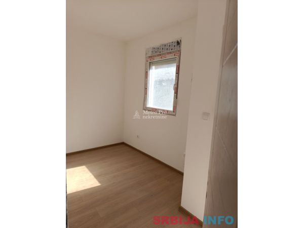 Borča, JNA &ndash; 2,5s stan 49m&sup2; + dvori&scaron;te 30m&sup2;, prizemlje, novogradnja