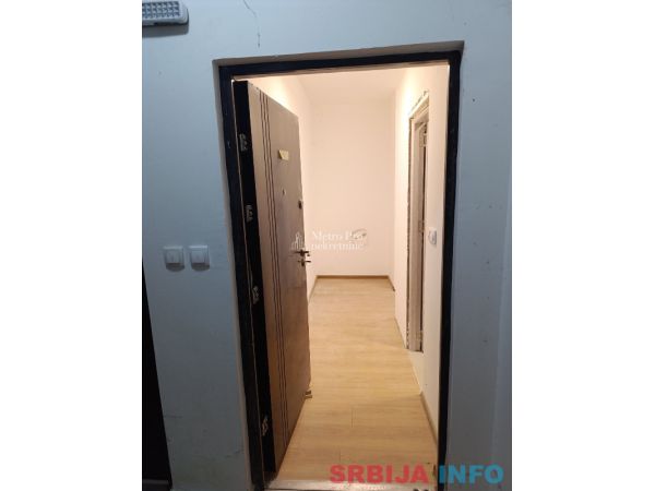 Borča, JNA &ndash; 2,5s stan 49m&sup2; + dvori&scaron;te 30m&sup2;, prizemlje, novogradnja