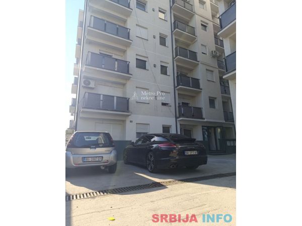 Borča, JNA &ndash; 2,5s stan 49m&sup2; + dvori&scaron;te 30m&sup2;, prizemlje, novogradnja