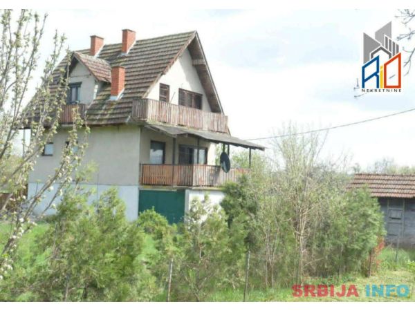 Na prodaju useljiva kuća na 1km od centra Mionice 