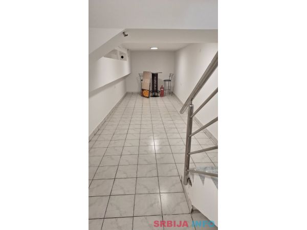 Prodaja lokala 42m2 u dva nivoa-Novo Naselje, Novi Sad
