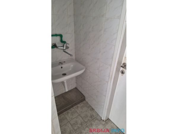 Prodaja lokala 42m2 u dva nivoa-Novo Naselje, Novi Sad