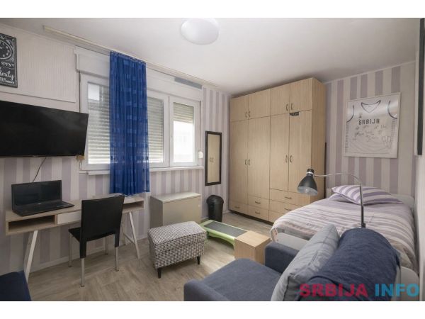 Prodaja stana na Karaburmi 62m2