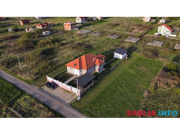 Kuća 110 m2 Grmovac Zemun 