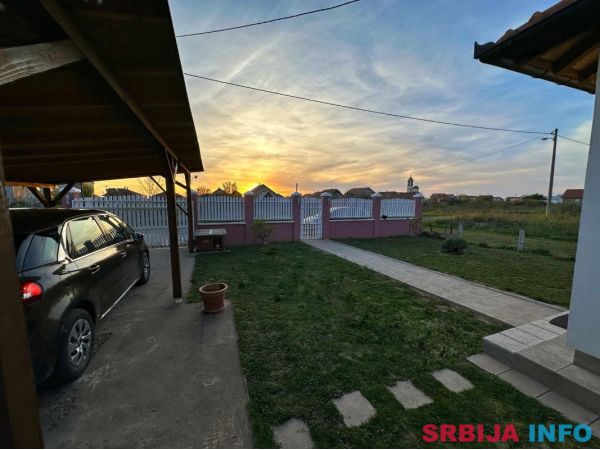 Kuća 110 m2 Grmovac Zemun 