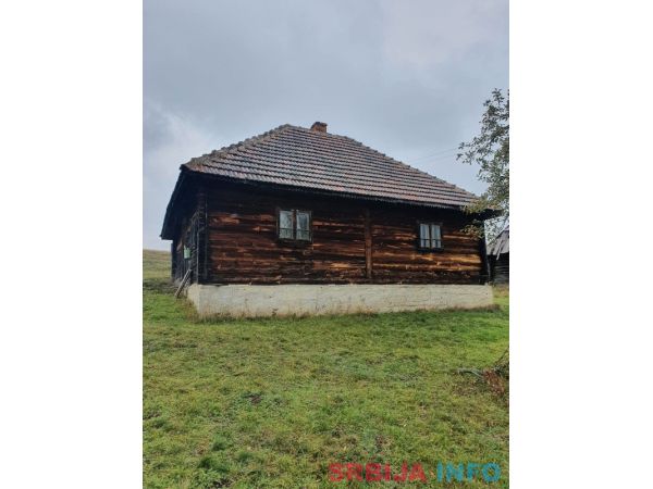 Na prodaju plac 40 ari sa starom Chalet kucom na Zlatiboru