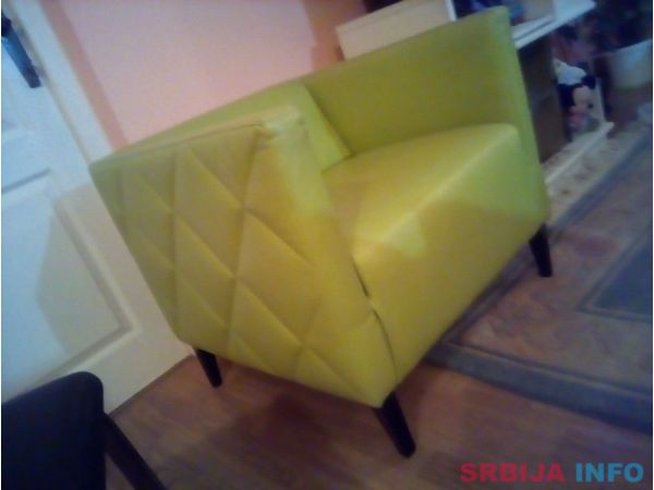 Fotelja i stolice