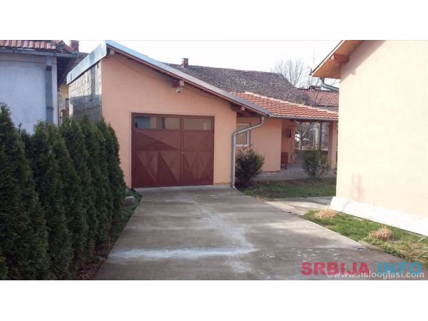 Na prodaju 3,5 ara placa sa kucom i gara