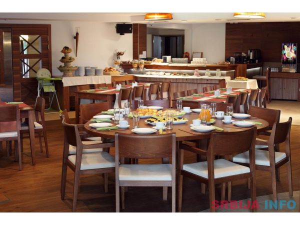 Hotel Danubia Park garni - Veliko Gradiste - Srebrno Jezero