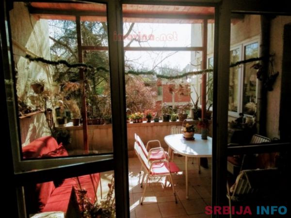 Izuzetno prijatan salonski stan u Palmoticevoj