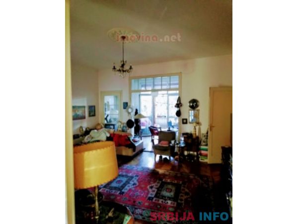 Izuzetno prijatan salonski stan u Palmoticevoj