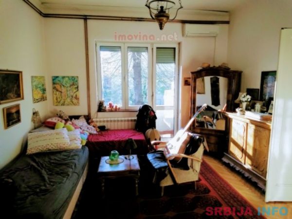 Izuzetno prijatan salonski stan u Palmoticevoj