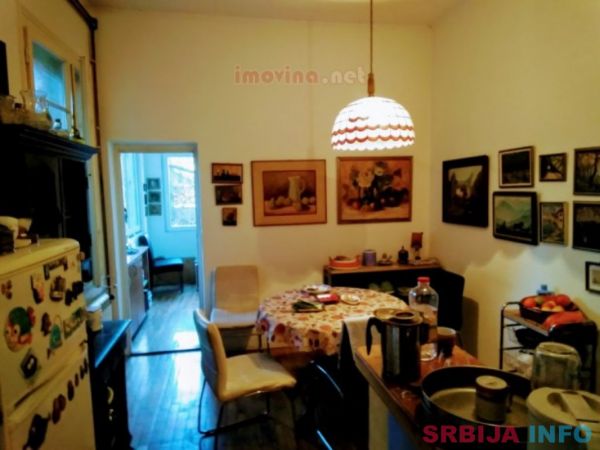 Izuzetno prijatan salonski stan u Palmoticevoj