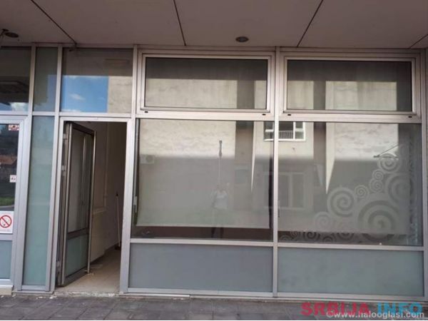 Lokal 43m2 u novijoj zgradi pogodan za sve namene