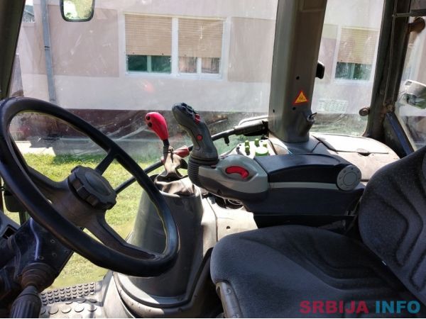 Prodajem traktor DEUTZ-FAHR AGROTRON 265