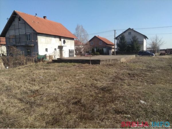 Prodaja placa sa temeljom i g. dozvolom