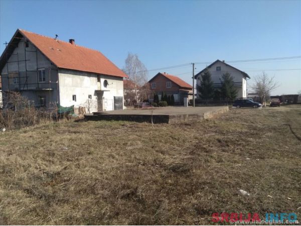 Prodaja placa sa temeljom i g. dozvolom