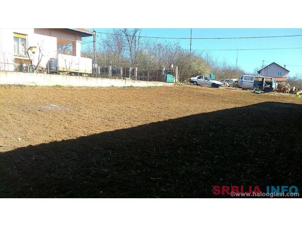 Miljakovac, ulica Miljakovacka 14,5.5ari, uz put