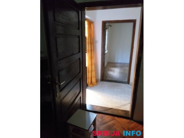 Prodajem kucu u Nisu-Medosevac