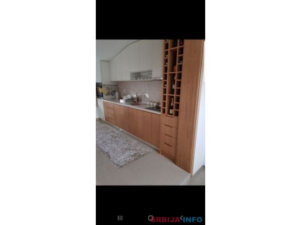 Stan predivan trosoban-Sremska Mitrovica