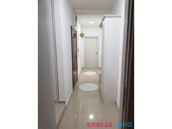 Stan predivan trosoban-Sremska Mitrovica