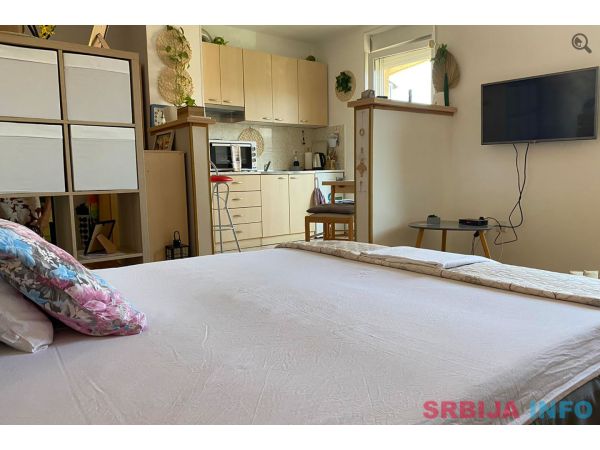 Studio Apartman Zira 1 Novi Sad Detelinara