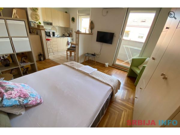 Studio Apartman Zira 1 Novi Sad Detelinara