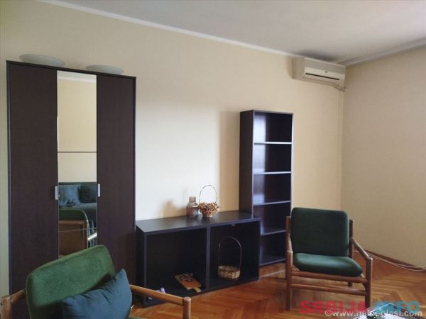 Crveni krst, dvoiposoban lepo name&scaron;ten 650&euro;