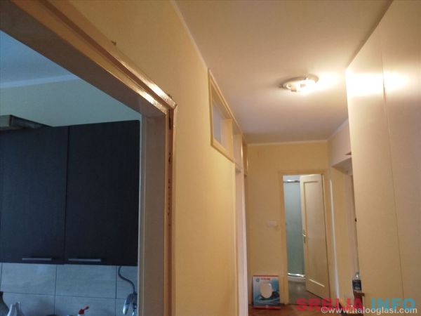 Crveni krst, dvoiposoban lepo name&scaron;ten 650&euro;