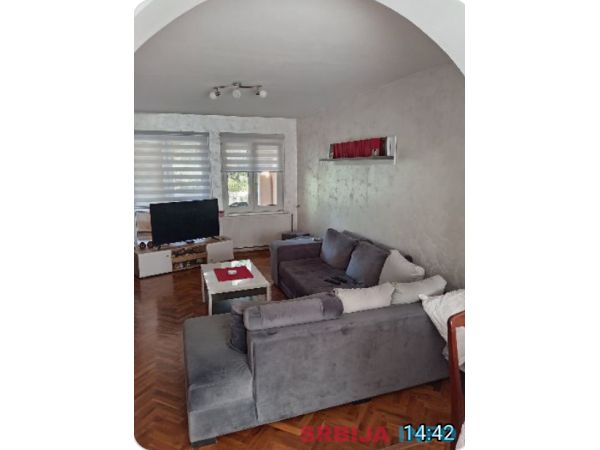Kuća 240 m2 Mali Požarevac 