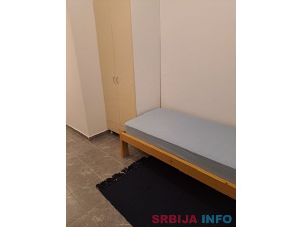 Zemun, izdajem sobu za studenta ili zaposlenu osobu