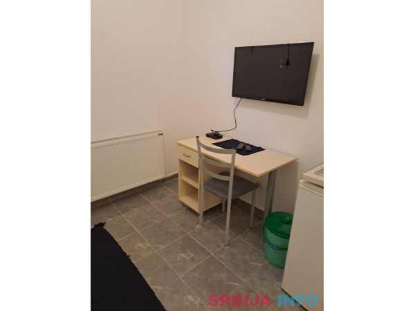 Zemun, izdajem sobu za studenta ili zaposlenu osobu