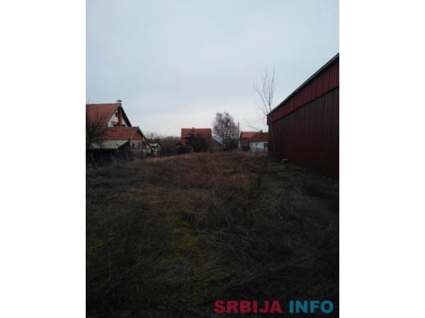 Prodajem ili izdajem halu