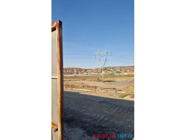 Izdaje se hala sa placem-Vozdovac, selo Rakovica (Kruzni put)