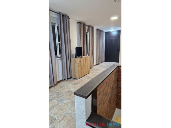 Prodaje se stambeni-vikend objekat Vinci-Golubac