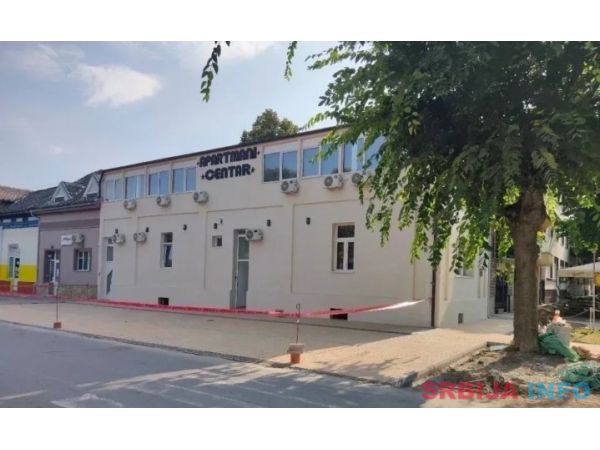 Hotel u samom centru Odzaka-9 jedinica+oprema gratis