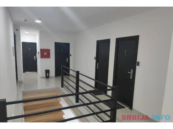 Hotel u samom centru Odzaka-9 jedinica+oprema gratis