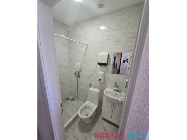Hotel u samom centru Odzaka-9 jedinica+oprema gratis