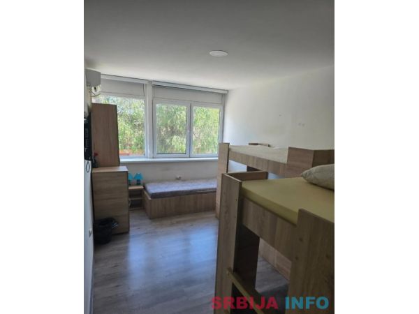 Hotel u samom centru Odzaka-9 jedinica+oprema gratis
