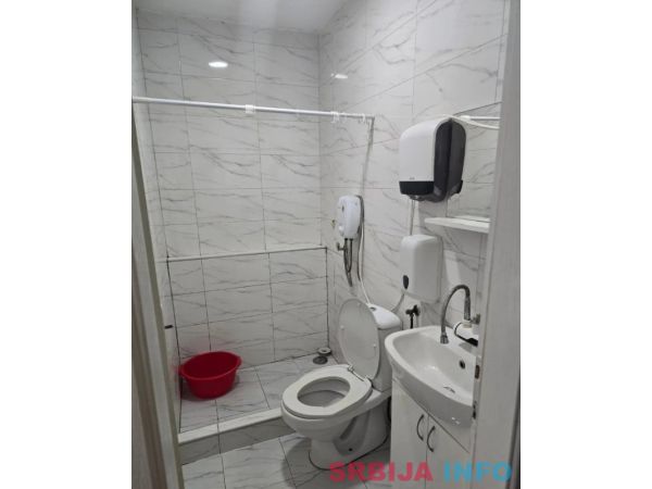 Hotel u samom centru Odzaka-9 jedinica+oprema gratis