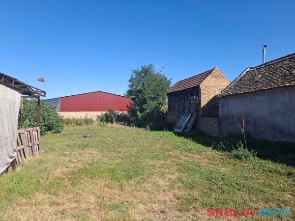 Kuća na prodaju u Farkaždinu-Zrenjanin