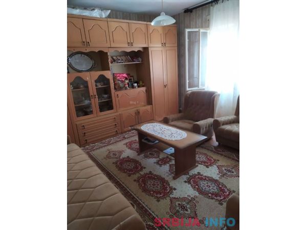 Kuca u Surdulici, 180m2,6ari placa