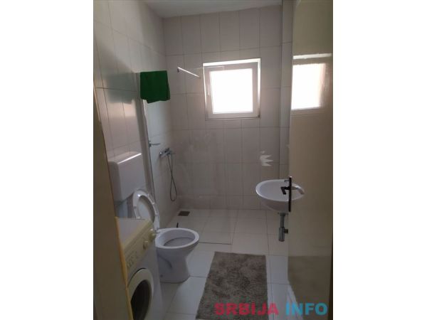 Kuca u Surdulici, 180m2,6ari placa