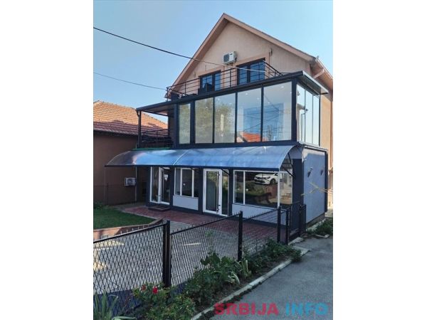Sremcica, centar ul. Beogradska lokal 55m2(+11m2)